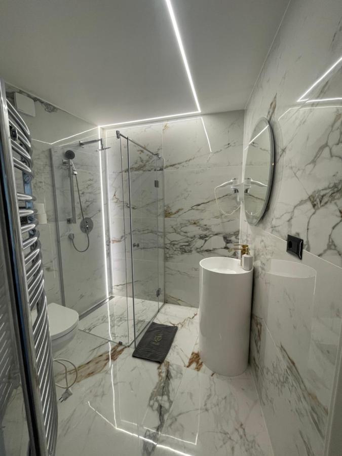 Vip Jacuzzi Luxury Apartment Budapest Luaran gambar