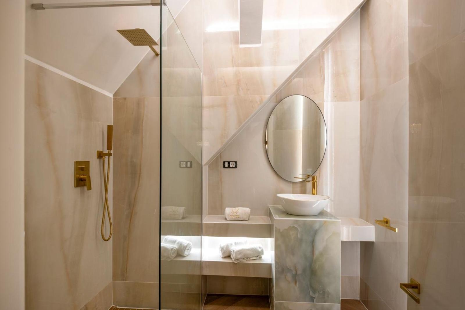 Vip Jacuzzi Luxury Apartment Budapest Luaran gambar