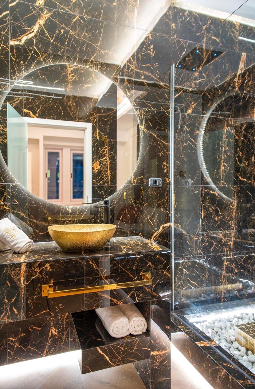 Vip Jacuzzi Luxury Apartment Budapest Luaran gambar